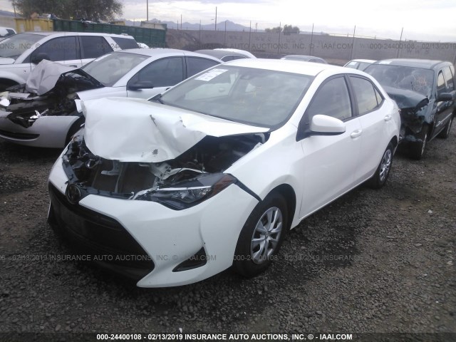 5YFBURHEXHP594664 - 2017 TOYOTA COROLLA L/LE/XLE/SE/XSE WHITE photo 2