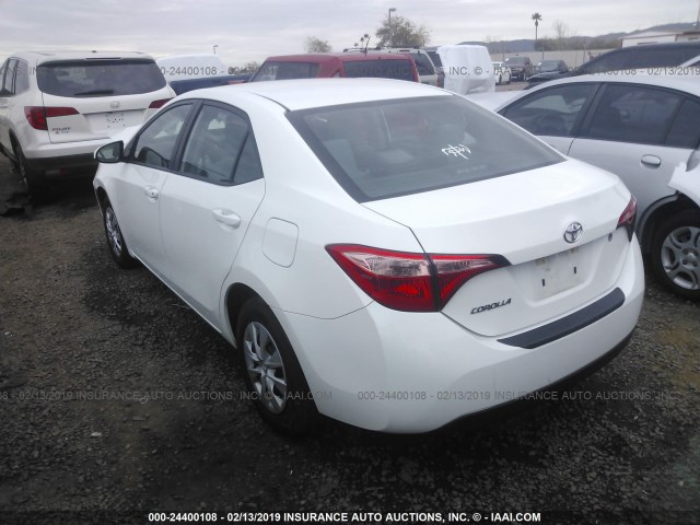 5YFBURHEXHP594664 - 2017 TOYOTA COROLLA L/LE/XLE/SE/XSE WHITE photo 3