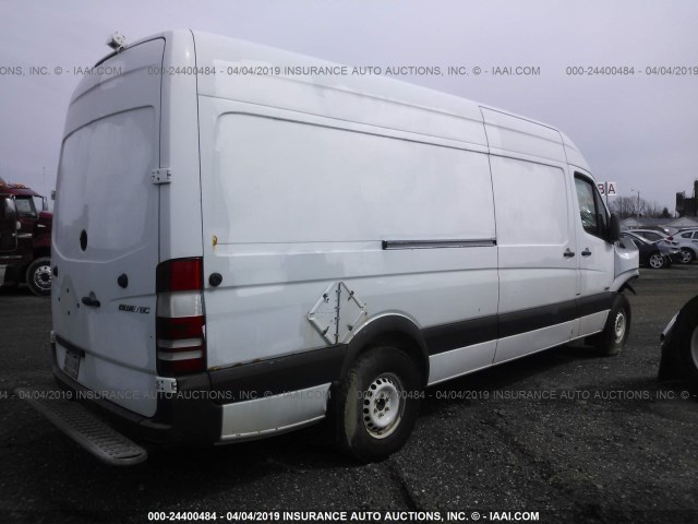 WD3PE8CB9C5612615 - 2012 MERCEDES-BENZ SPRINTER 2500 WHITE photo 4