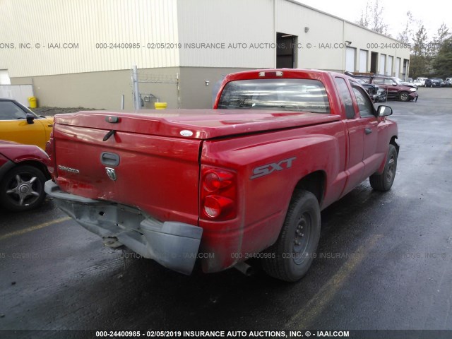 1D7HE32K58S528403 - 2008 DODGE DAKOTA SXT RED photo 4