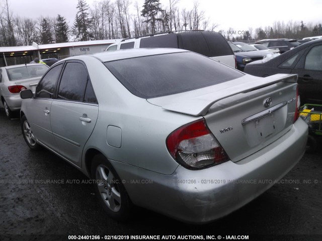 JTDBE32KX40258199 - 2004 TOYOTA CAMRY LE/XLE Күміс фото 3