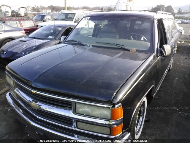 3GNEC16R1XG160880 - 1999 CHEVROLET SUBURBAN C1500 BLACK photo 2