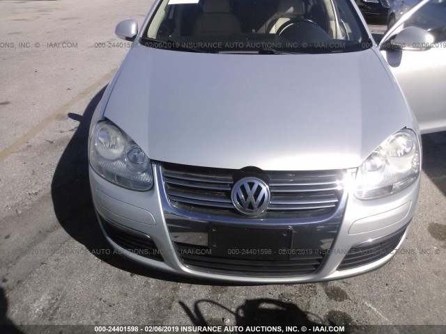 3VWRX7AJ7AM067189 - 2010 VOLKSWAGEN JETTA SE/SEL SILVER photo 6