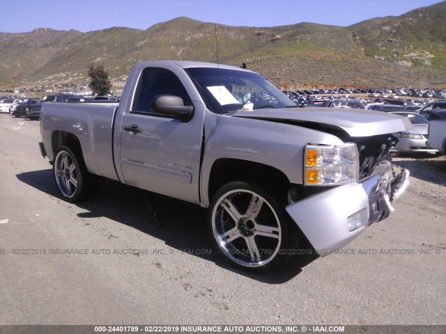 1GCPCSE06AZ289859 - 2010 CHEVROLET SILVERADO C1500 LT SILVER photo 1