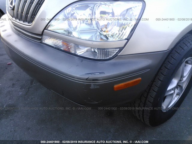 JTJHF10U110191677 - 2001 LEXUS RX 300 Champagne photo 6