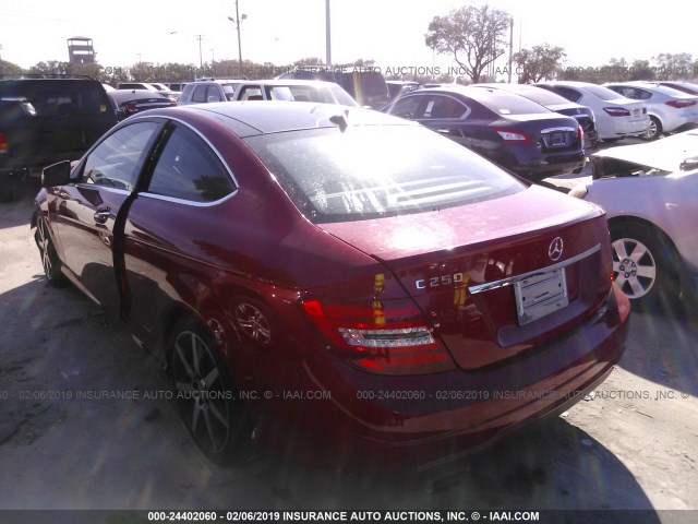 WDDGJ4HB3FG366677 - 2015 MERCEDES-BENZ C 250 RED photo 3