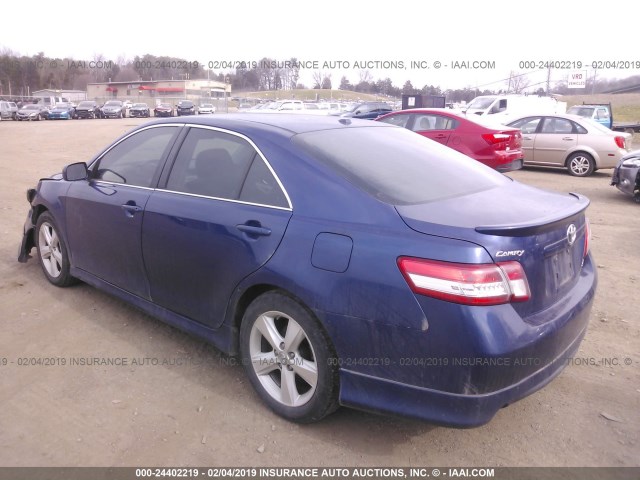 4T1BF3EK5BU682979 - 2011 TOYOTA CAMRY SE/LE/XLE BLUE photo 3