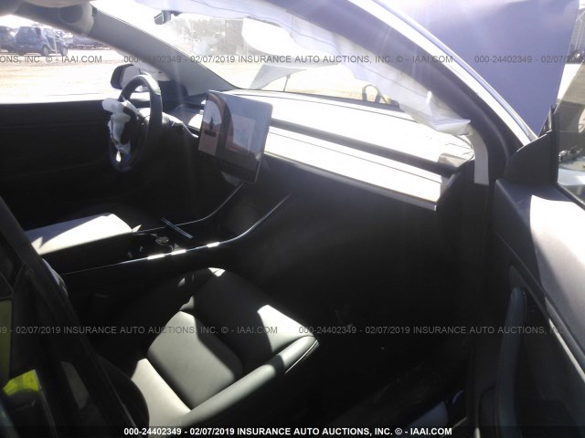 5YJ3E1EA6JF123875 - 2018 TESLA MODEL 3 GRAY photo 5