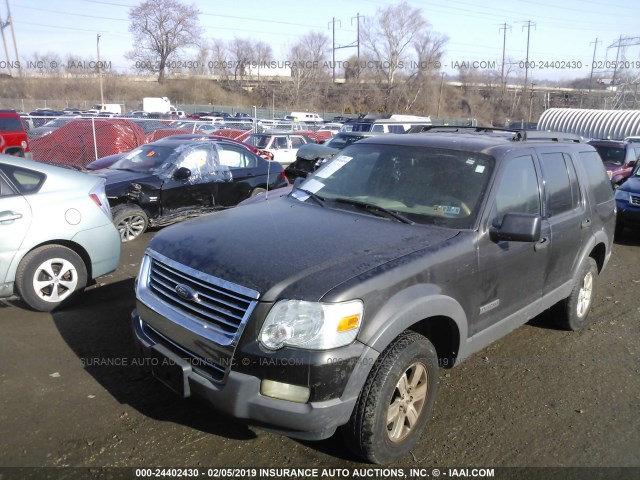 1FMEU73E46UA32330 - 2006 FORD EXPLORER XLT GRAY photo 2