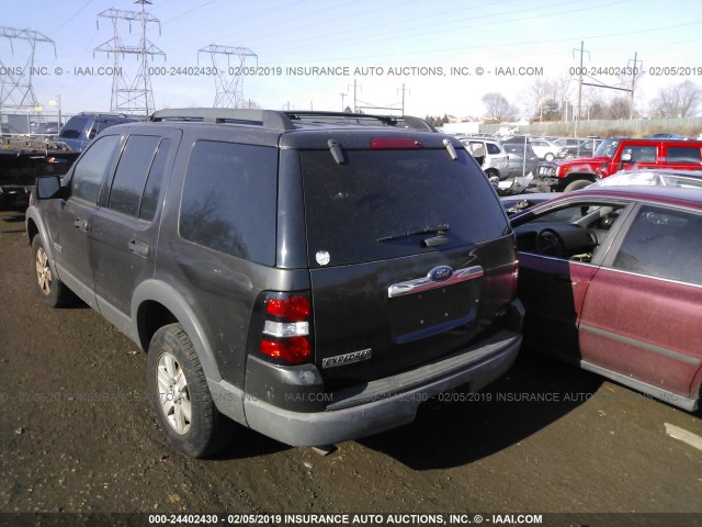 1FMEU73E46UA32330 - 2006 FORD EXPLORER XLT GRAY photo 3