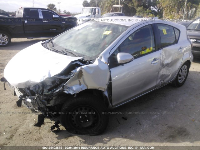 JTDKDTB33F1578280 - 2015 TOYOTA PRIUS C SILVER photo 2