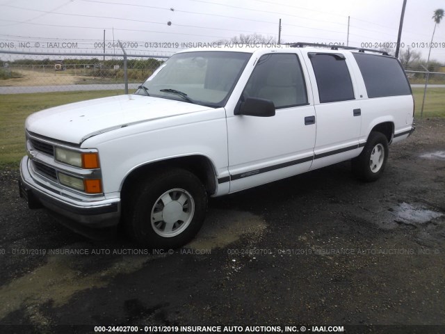 3GNEC16R3XG221663 - 1999 CHEVROLET SUBURBAN C1500 WHITE photo 2