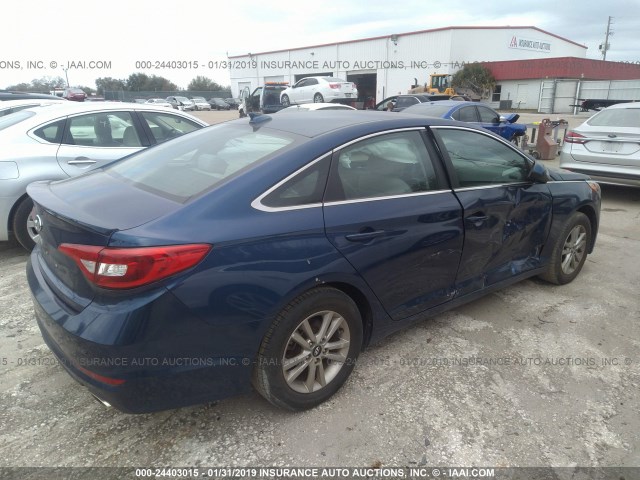 5NPE24AF5HH484899 - 2017 HYUNDAI SONATA SE BLUE photo 4