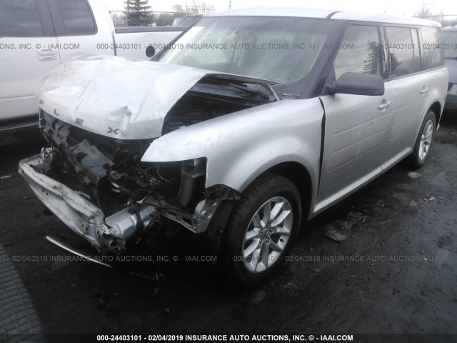 2FMGK5B86EBD02810 - 2014 FORD FLEX SE SILVER photo 2