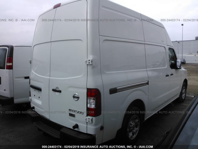 1N6AF0LY0GN815006 - 2016 NISSAN NV 2500 S/SV/2500 SL/S/SV/SL WHITE photo 4