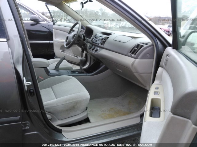 4T1BF32K83U552278 - 2003 TOYOTA CAMRY LE/XLE/SE GOLD photo 5