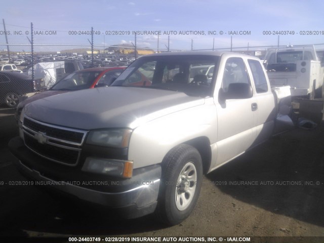 1GCEC19X36Z157674 - 2006 CHEVROLET SILVERADO C1500 SILVER photo 2