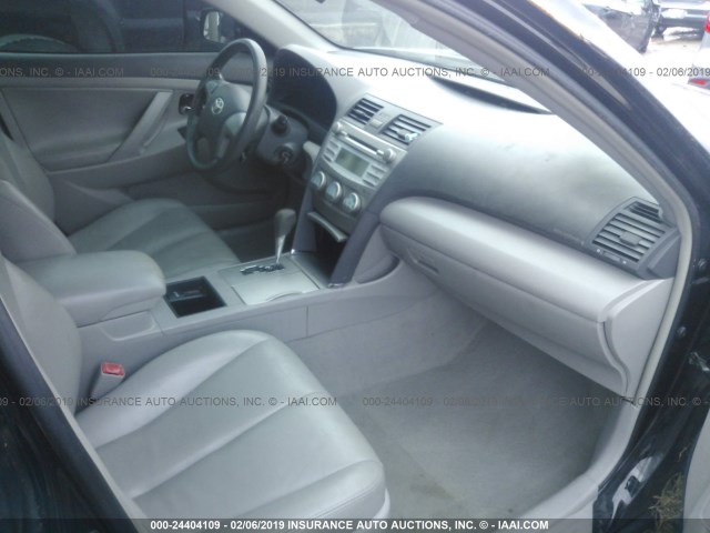 4T1BE46K28U743091 - 2008 TOYOTA CAMRY CE/LE/XLE/SE BLACK photo 5