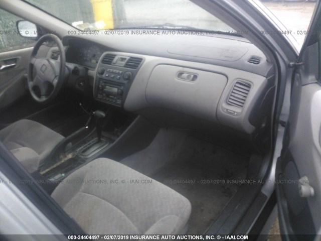 1HGCF86632A125062 - 2002 HONDA ACCORD VALUE SILVER photo 5