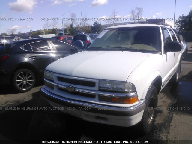 1GNCS13W012211709 - 2001 CHEVROLET BLAZER WHITE photo 6