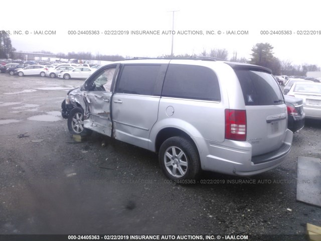 2A4RR5D13AR310285 - 2010 CHRYSLER TOWN & COUNTRY TOURING SILVER photo 3