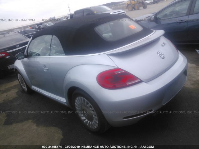 3VW5P7AT2DM825931 - 2013 VOLKSWAGEN BEETLE SILVER photo 3