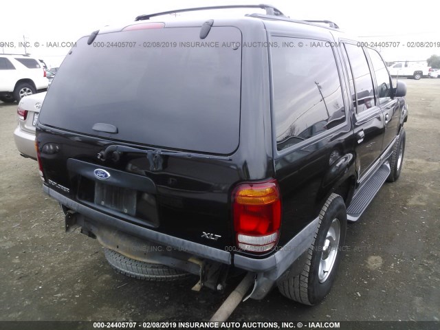 1FMZU63E8YZA07058 - 2000 FORD EXPLORER XLT BLACK photo 4