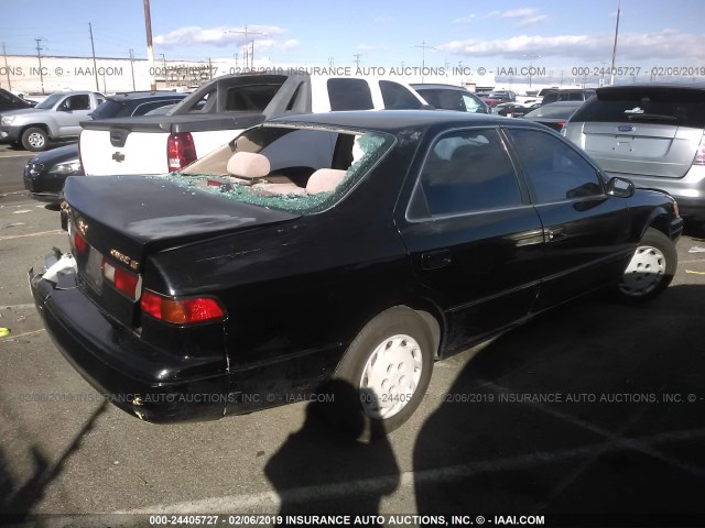JT2BG22K3V0083969 - 1997 TOYOTA CAMRY LE/XLE 黑色 照片 4