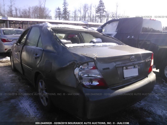 4T1BE32K73U641858 - 2003 TOYOTA CAMRY LE/XLE/SE GRAY photo 3