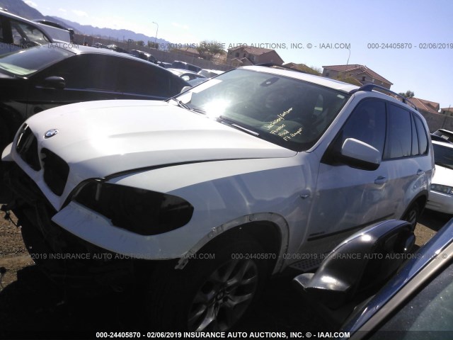 5UXZV4C58CL748410 - 2012 BMW X5 XDRIVE35I Ақ фото 2