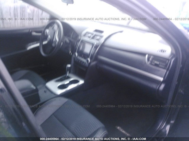 4T1BF1FK5CU617232 - 2012 TOYOTA CAMRY SE/LE/XLE 黑色 照片 5