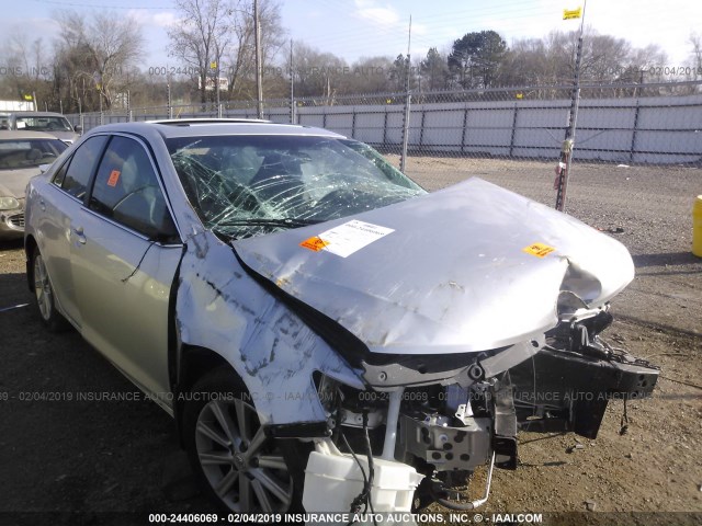 4T4BF1FK1ER392395 - 2014 TOYOTA CAMRY L/SE/LE/XLE 银色 照片 1