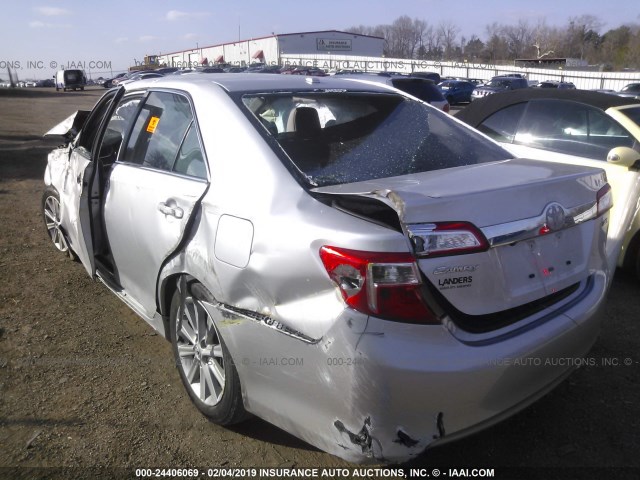 4T4BF1FK1ER392395 - 2014 TOYOTA CAMRY L/SE/LE/XLE SILVER photo 3