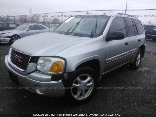 1GKDT13S452283885 - 2005 GMC ENVOY SILVER photo 2