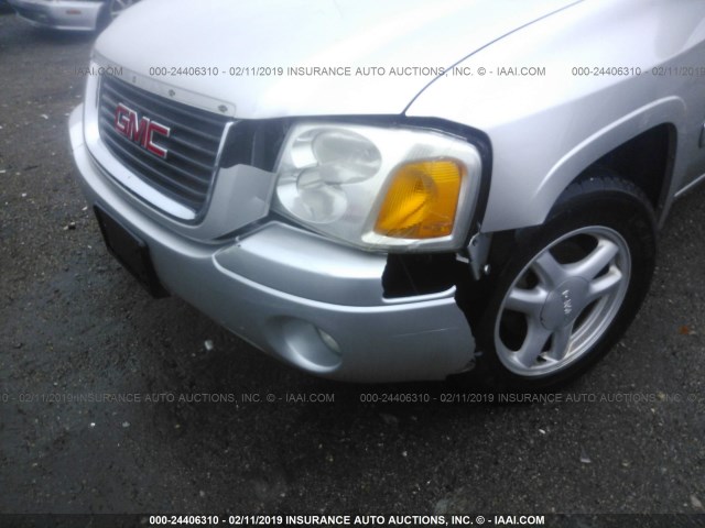 1GKDT13S452283885 - 2005 GMC ENVOY SILVER photo 6