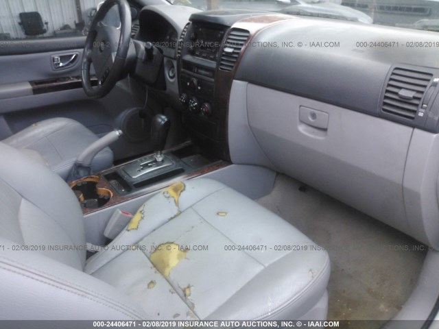 KNDJD733755336830 - 2005 KIA SORENTO EX/LX WHITE photo 5