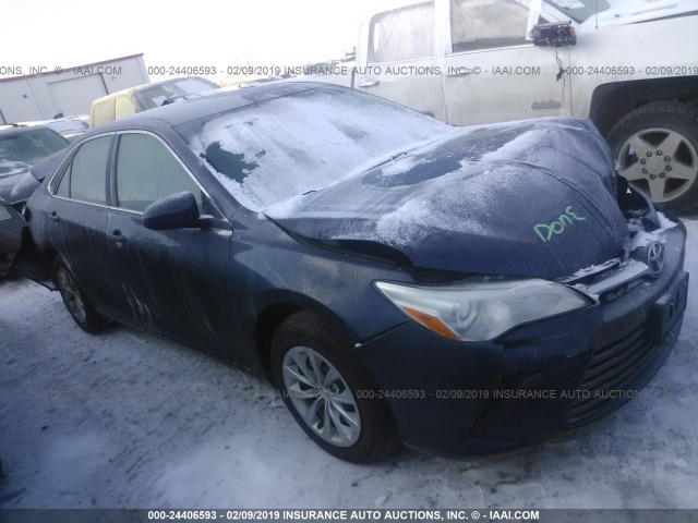 4T4BF1FK6FR501953 - 2015 TOYOTA CAMRY LE/XLE/SE/XSE მუქი ლურჯი ფოტო 1