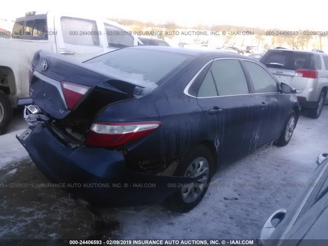 4T4BF1FK6FR501953 - 2015 TOYOTA CAMRY LE/XLE/SE/XSE მუქი ლურჯი ფოტო 4