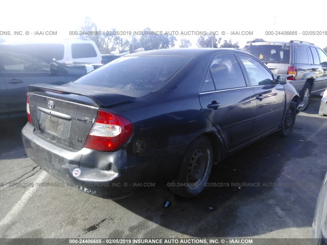 4T1BF32KX3U048539 - 2003 TOYOTA CAMRY LE/XLE/SE BLACK photo 4