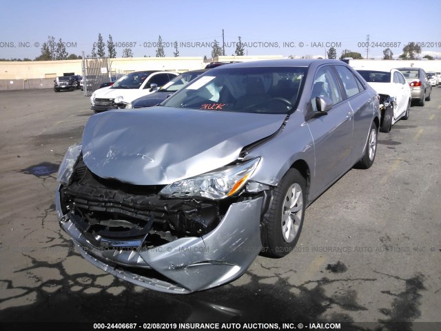 4T4BF1FK4GR519806 - 2016 TOYOTA CAMRY LE/XLE/SE/XSE SILVER photo 2