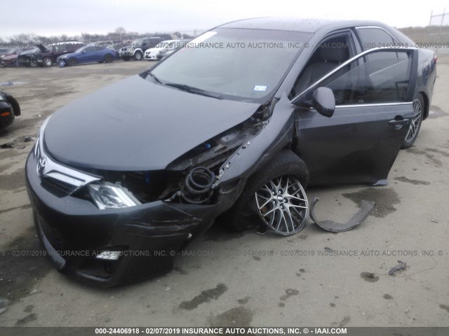 4T1BF1FK7EU302242 - 2014 TOYOTA CAMRY L/SE/LE/XLE ნაცრისფერი ფოტო 6