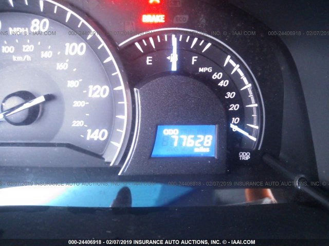 4T1BF1FK7EU302242 - 2014 TOYOTA CAMRY L/SE/LE/XLE ნაცრისფერი ფოტო 7