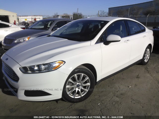 3FA6P0G74FR252034 - 2015 FORD FUSION S WHITE photo 2