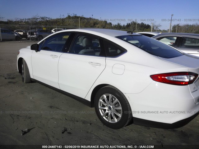 3FA6P0G74FR252034 - 2015 FORD FUSION S WHITE photo 3