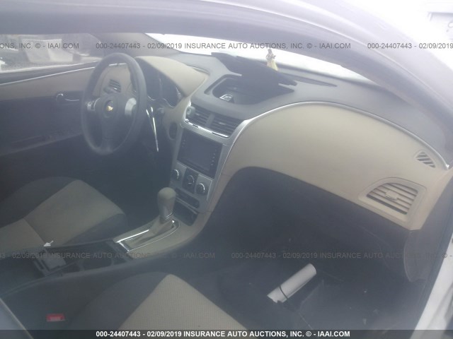 1G1ZA5EU9CF395643 - 2012 CHEVROLET MALIBU LS WHITE photo 5