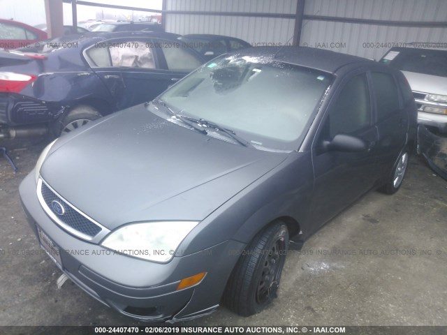 1FAHP37N97W263425 - 2007 FORD FOCUS ZX5/S/SE/SES GRAY photo 2