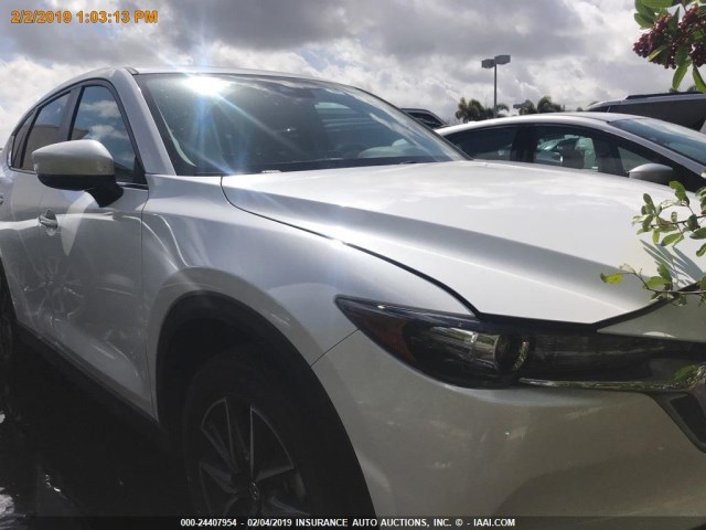 JM3KFACMXJ0352488 - 2018 MAZDA CX-5 TOURING WHITE photo 17