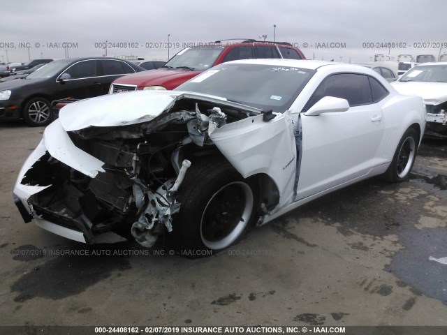 2G1FA1E34D9172181 - 2013 CHEVROLET CAMARO LS WHITE photo 2