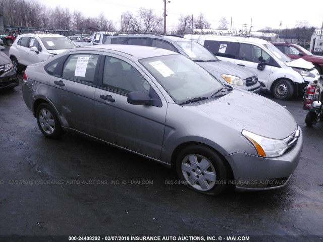 1FAHP34N78W179836 - 2008 FORD FOCUS S/SE SILVER photo 1