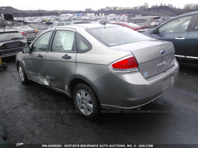 1FAHP34N78W179836 - 2008 FORD FOCUS S/SE SILVER photo 3